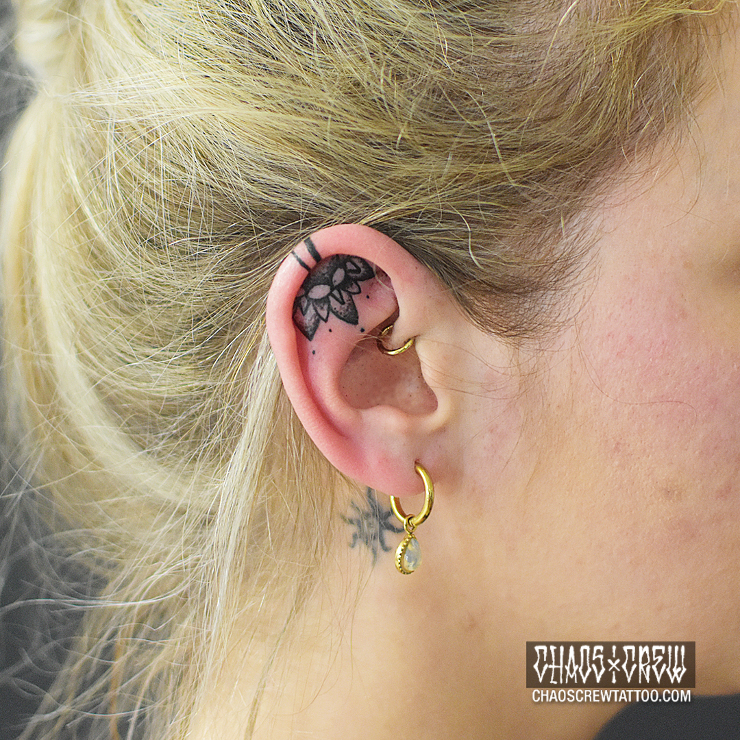 Geometric Flower In The Ear Mandala Tattoo Tattoo Studio M Nchen Chaos Crew T Towierer M Nchen Geometric Flower In The Ear Mandala Tattoo Tattoo Studio M Nchen Chaos Crew T Towierer M Nchen
