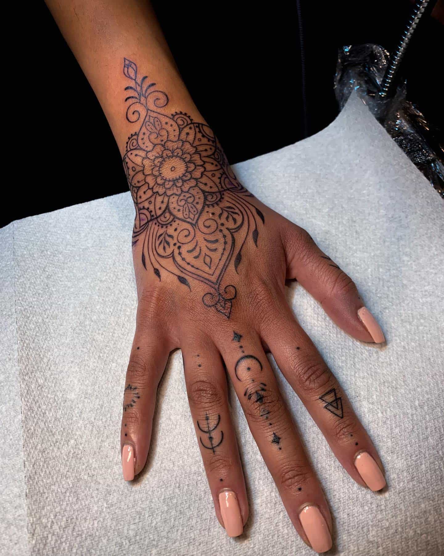 Hand Tattoos For Women Unveiling Beautiful Ink Ideas Hand Tattoos For Women Unveiling Beautiful Ink Ideas