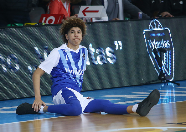 Lamelo Ball Gets Massive Back Tattoo W Alien Ufo Lamelo Ball Gets Massive Back Tattoo W Alien Ufo