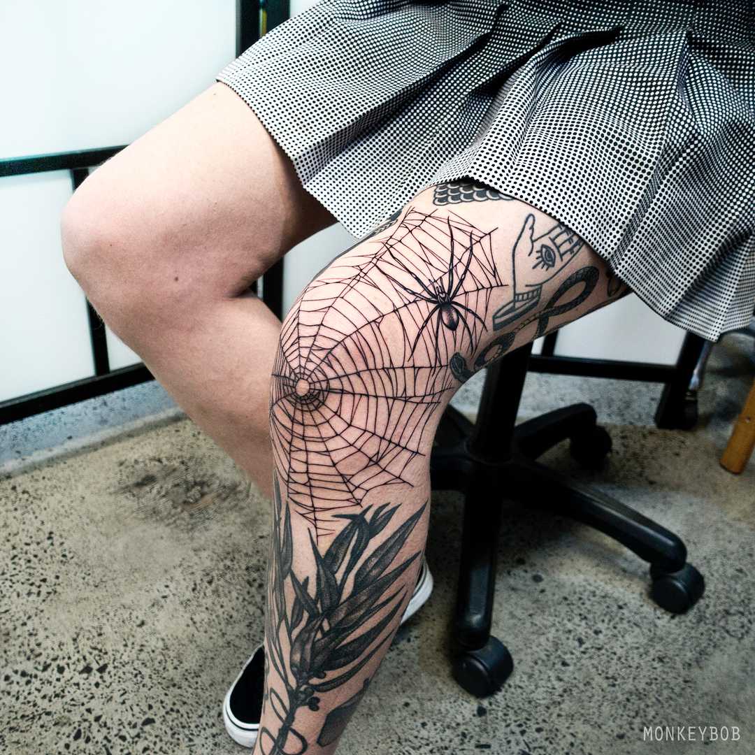 Spider Web On Girls Knee Spider Web On Girls Knee