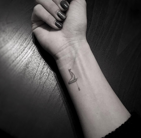 Tattoos For Women Small On Wrist Tattoos For Women Small On Wrist